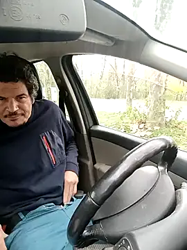 Snapshot of twitshe chatting on 1, 11, 2025 twitshe online show from 1, 11, 2025