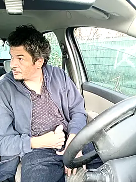 Snapshot of twitshe chatting on 6, 11, 2025 twitshe online show from 6, 11, 2025