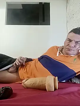 Snapshot of twitshe chatting on 10, 11, 2025 twitshe online show from 10, 11, 2025