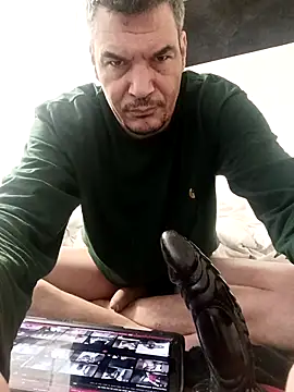 Snapshot of twitshe chatting on 25, 11, 2025 twitshe online show from 25, 11, 2025