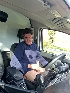 Snapshot of twitshe chatting on 3, 3, 2026 twitshe online show from 3, 3, 2026