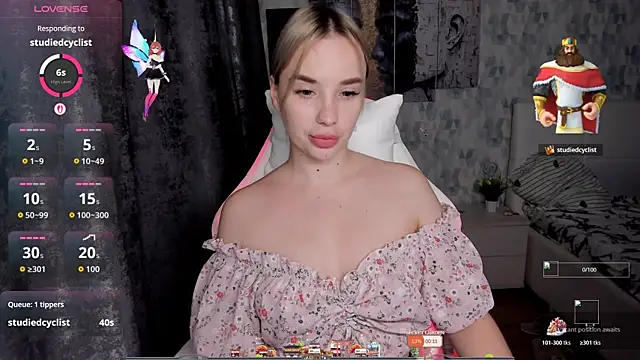 Snapshot of KiraKrox chatting on 25, 10, 2025 KiraKrox online show from 25, 10, 2025