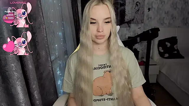 Snapshot of KiraKrox chatting on 20, 11, 2025 KiraKrox online show from 20, 11, 2025