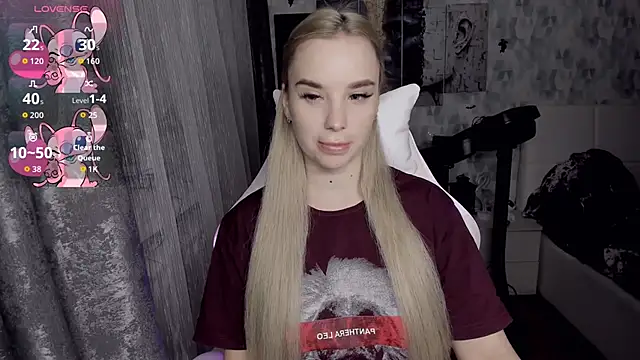 Snapshot of KiraKrox chatting on 22, 11, 2025 KiraKrox online show from 22, 11, 2025