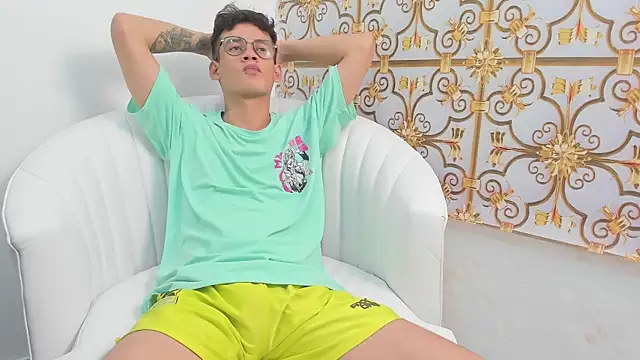 LittleMax23 online show from 25, 10, 2025