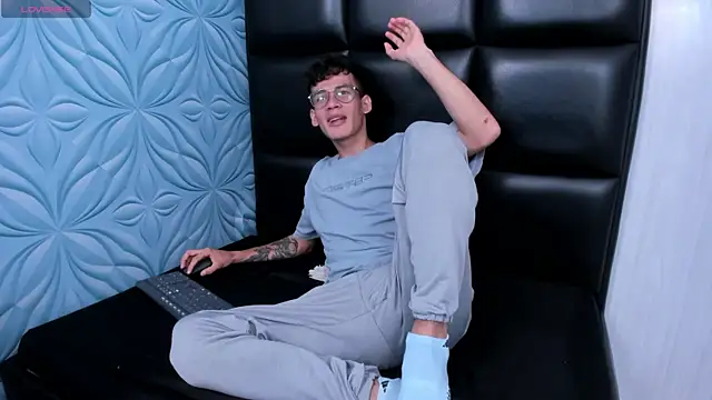 LittleMax23 online show from 30, 10, 2025