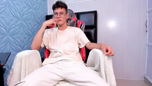 LittleMax23 online show from 1, 11, 2025