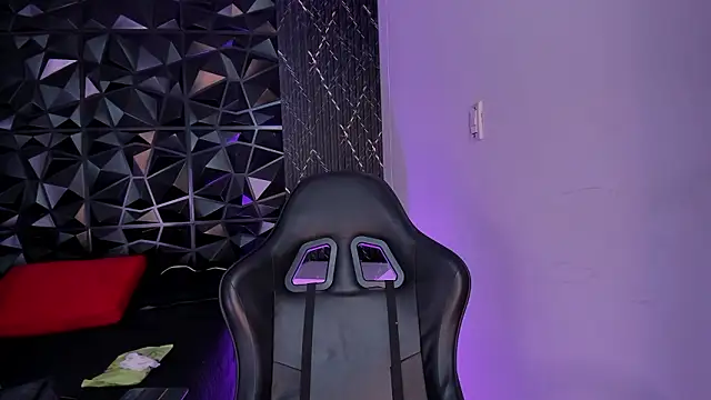 ChannelWhite  online show from 4, 3, 2026