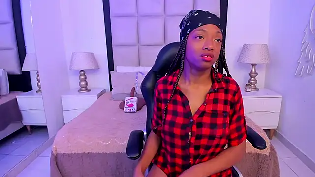 ElisabettaMonroy online show from 4, 12, 2025