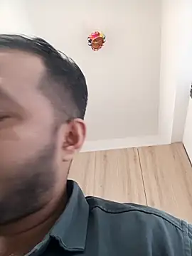 Snapshot of VJ17 chatting on 5, 11, 2025 VJ17 online show from 5, 11, 2025