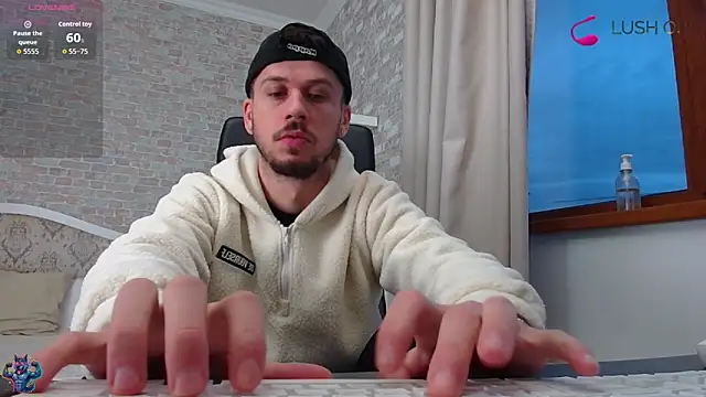 Snapshot of JonahShaw chatting on 9, 10, 2025 JonahShaw online show from 9, 10, 2025