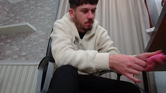 Snapshot of JonahShaw chatting on 11, 10, 2025 JonahShaw online show from 11, 10, 2025