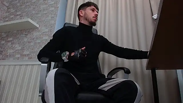 Snapshot of JonahShaw chatting on 14, 10, 2025 JonahShaw online show from 14, 10, 2025