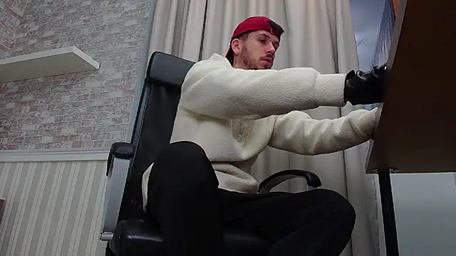 Snapshot of JonahShaw chatting on 15, 10, 2025 JonahShaw online show from 15, 10, 2025