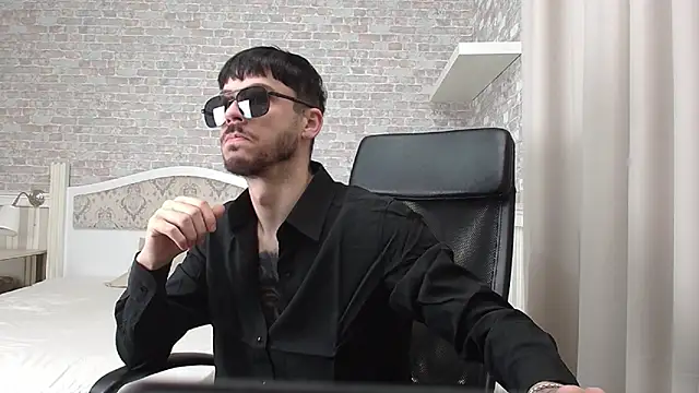 Snapshot of JonahShaw chatting on 25, 10, 2025 JonahShaw online show from 25, 10, 2025