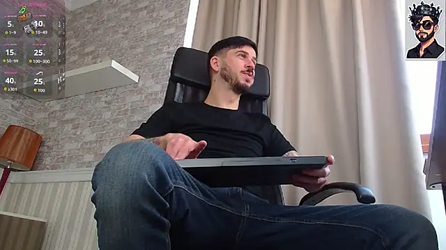 Snapshot of JonahShaw chatting on 31, 10, 2025 JonahShaw online show from 31, 10, 2025