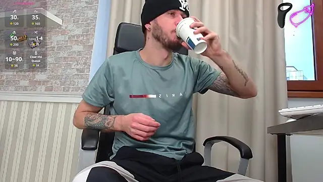 Snapshot of JonahShaw chatting on 18, 11, 2025 JonahShaw online show from 18, 11, 2025