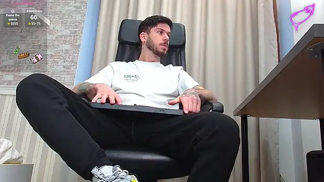 Snapshot of JonahShaw chatting on 21, 11, 2025 JonahShaw online show from 21, 11, 2025