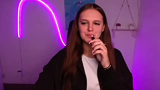 Aurora White online show from 20, 10, 2025