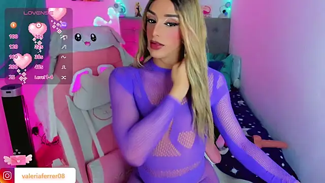 Snapshot of SEXYTSLATINA chatting on 27, 10, 2025 SEXYTSLATINA online show from 27, 10, 2025