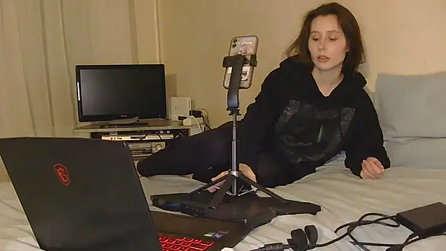 Purpy Kam online show from 9, 10, 2025
