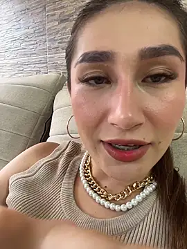 Snapshot of Isa_Villamarin chatting on 18, 10, 2025 Isa Villamarin online show from 18, 10, 2025