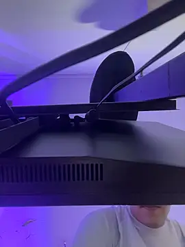 Leo Savage  online show from 21, 3, 2026