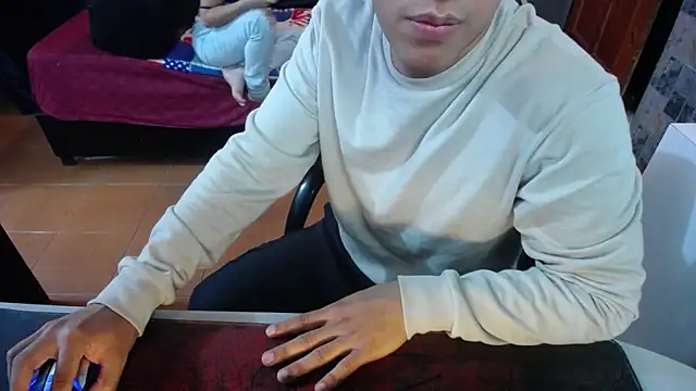 Snapshot of Little_Kmi chatting on 27, 10, 2025 Little Kmi online show from 27, 10, 2025