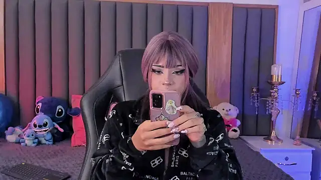 Snapshot of misstomie_ chatting on 7, 11, 2025 misstomie online show from 7, 11, 2025