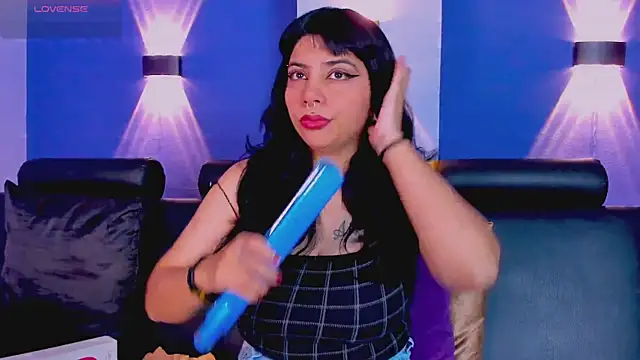 emily-santoss online show from 2, 10, 2025