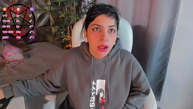 emily-santoss online show from 8, 10, 2025
