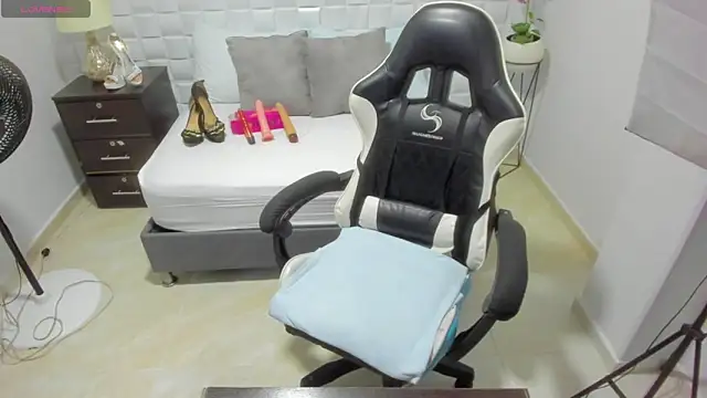 Snapshot of yulitza1025 chatting on 6, 11, 2025 yulitza1025 online show from 6, 11, 2025