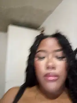 Nahomi Rivera online show from 13, 11, 2025