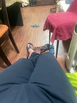 Snapshot of Binuthomas chatting on 5, 1, 2026 Binuthomas online show from 5, 1, 2026