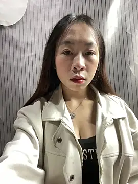 Snapshot of Liplipne chatting on 24, 10, 2025 Liplipne online show from 24, 10, 2025