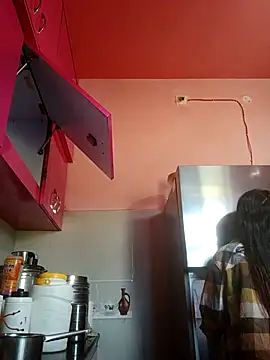 Snapshot of hotshreya69 chatting on 19, 10, 2025 hotshreya69 online show from 19, 10, 2025