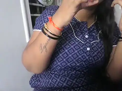 Snapshot of its_me_Rashmi chatting on 20, 10, 2025 its me Rashmi online show from 20, 10, 2025