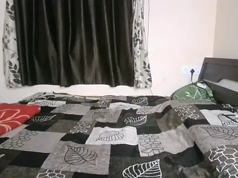 Snapshot of its_me_Rashmi chatting on 2, 11, 2025 its me Rashmi online show from 2, 11, 2025