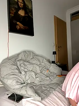 Snapshot of OliviaaFischer chatting on 14, 11, 2025 OliviaaFischer online show from 14, 11, 2025