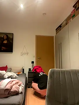 Snapshot of OliviaaFischer chatting on 16, 12, 2025 OliviaaFischer online show from 16, 12, 2025