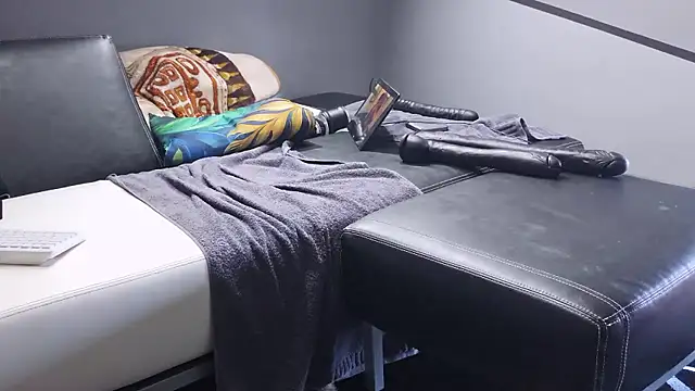 slavic boy 39 online show from 18, 1, 2026