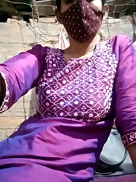 Snapshot of priyastrip314 chatting on 21, 11, 2025 priyastrip314 online show from 21, 11, 2025