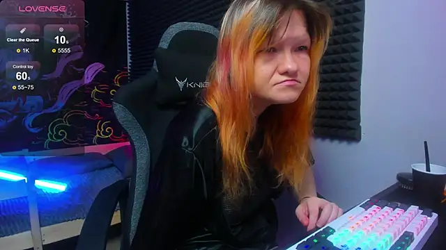 Snapshot of Nora_lovvvv chatting on 4, 10, 2025 Nora lovvvv online show from 4, 10, 2025