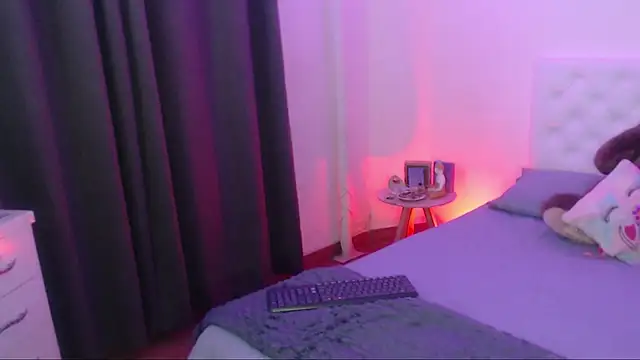 kylie444  online show from 10, 11, 2025