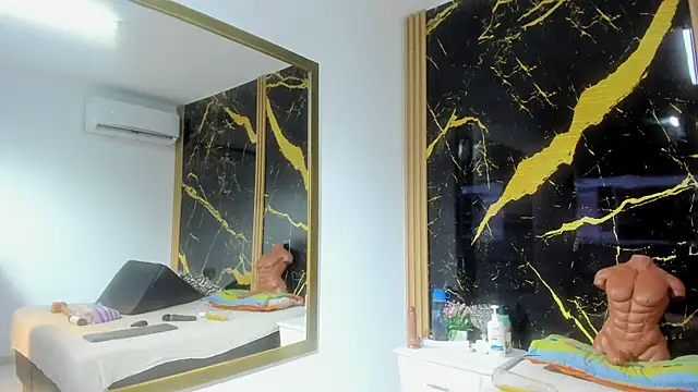 AdrianaVegga online show from 11, 2, 2026