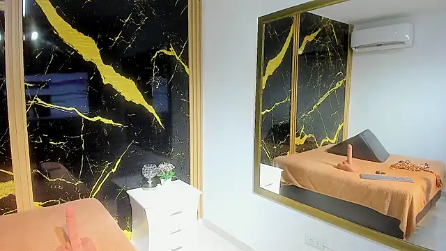 AdrianaVegga online show from 4, 3, 2026