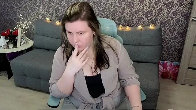 Snapshot of Lillit__ chatting on 21, 10, 2025 Lillit online show from 21, 10, 2025