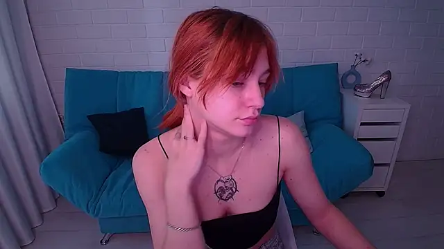 Snapshot of TinaCruyze chatting on 4, 10, 2025 TinaCruyze online show from 4, 10, 2025