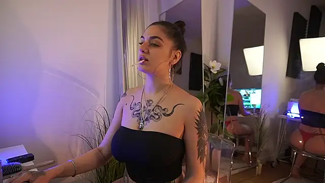 Snapshot of jeniffer_foxx chatting on 7, 10, 2025 jeniffer foxx online show from 7, 10, 2025