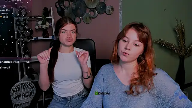 Snapshot of lola_sun12 chatting on 13, 11, 2025 lola sun12 online show from 13, 11, 2025